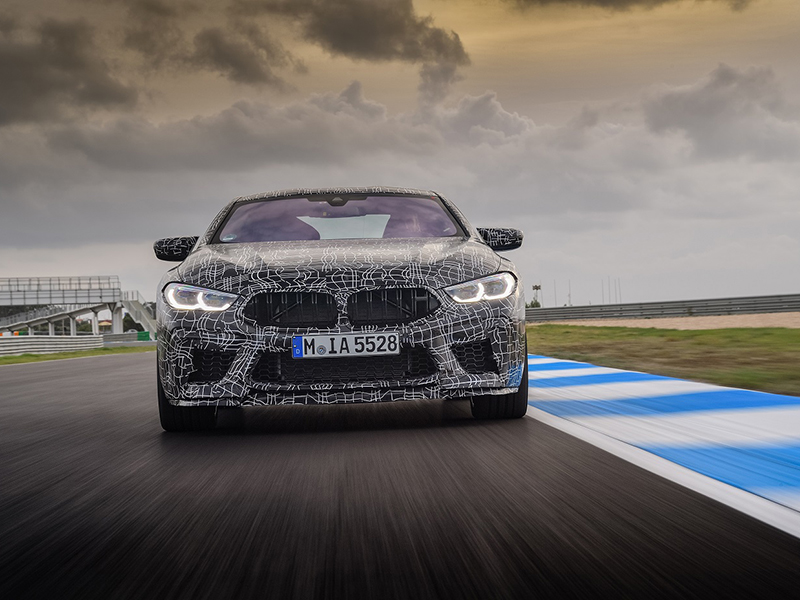 محبو السرعة والأناقة على موعد مع سيارة BMW M8 الجديدة كلياً